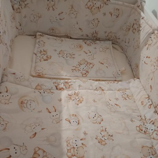"Álmodó állatkölykök lufival" szett